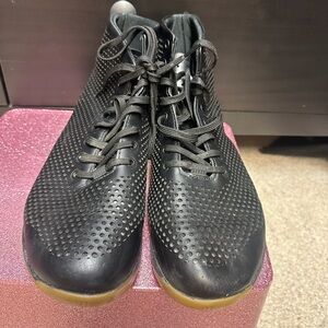 Black MEN'S HIGH-TOP LEATHER TRAINER with Gum bottom M11 W12.5